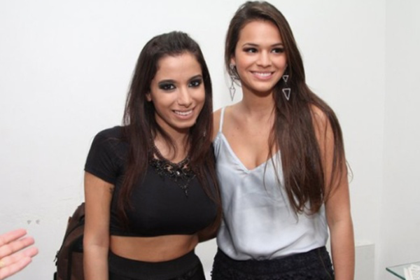 SBT TV | Anitta é acusada de provocar Bruna Marquezine com Neymar e dá  resposta na lata