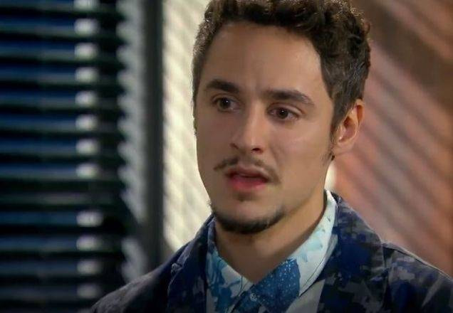 Frederico com um olhar de espanto