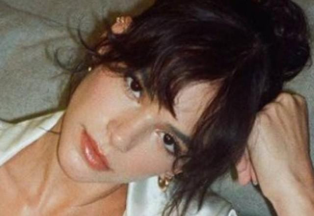 Bruna Marquezine posa para foto