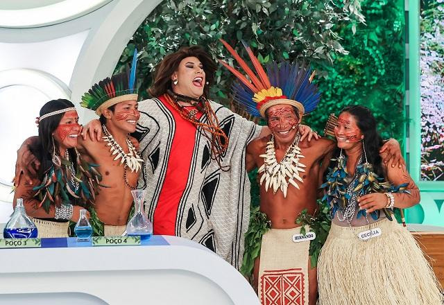 Maira, Narcisa e a família dela