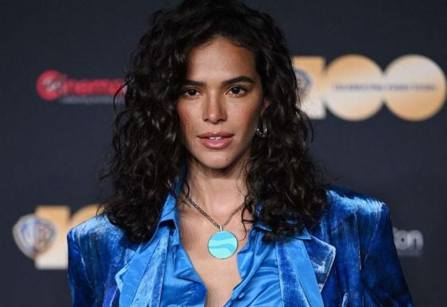 Bruna Marquezine na première de Bezouro Azul