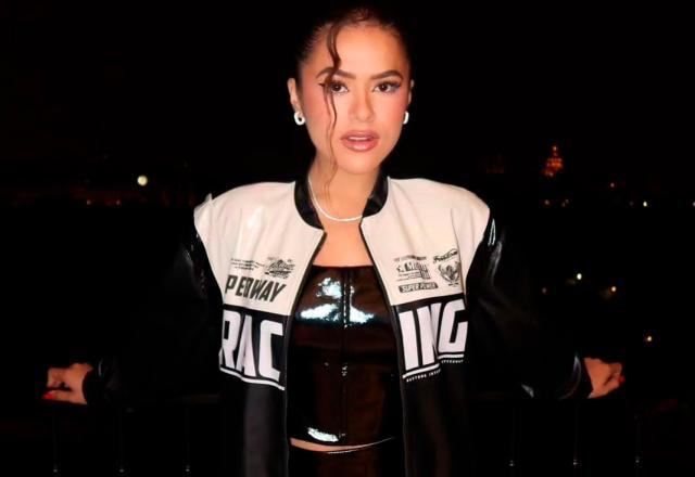 Maisa Silva na França, em Paris