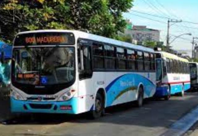 PM à paisana reage a assalto em ônibus e mata suspeitos no RJ - image