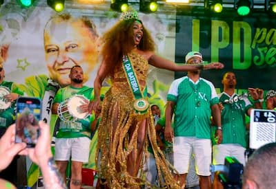 IZA é coroada Rainha de Bateria da Imperatriz Leopoldinense