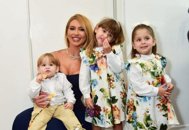 Virginia Fonseca com os filhos