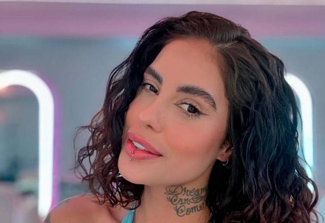 A cantora Tati Zaqui