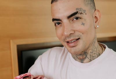 MC Guimê posa com a filha recém-nascida: "Amando sua personalidade"