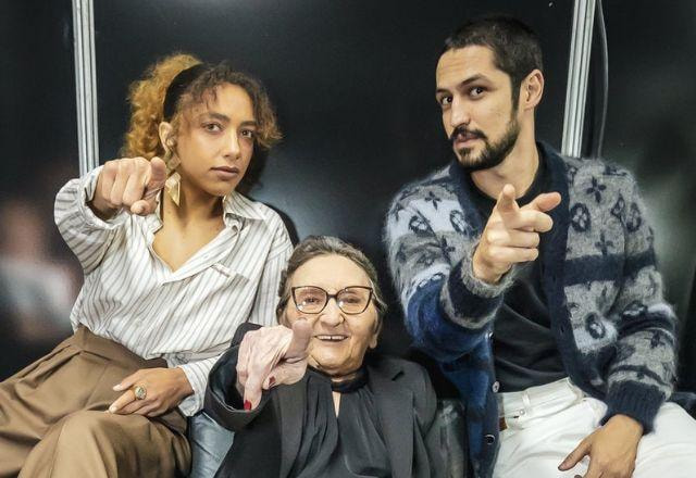 Alice Carvalho, dona Tânia e Gabriel Leone