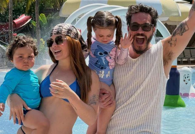 Viih Tube curte Beach Park com a família, mostra shape e celebra perda de 20 kg