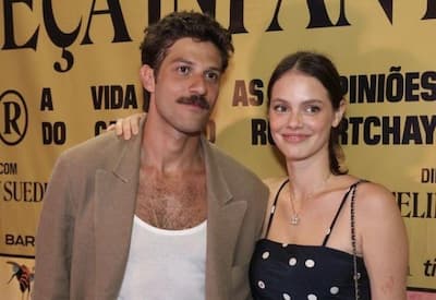 Chay Suede revela como conseguiu conquistar Neiva Laura: "Me deu um perdidão"