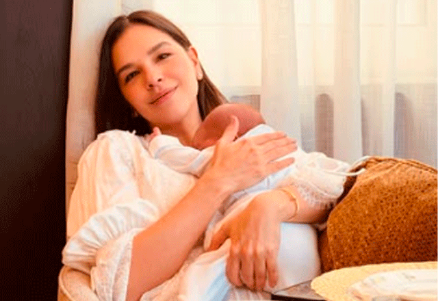 Mariana Rios escolhe bolo temático para mêsversário do filho; saiba o sabor