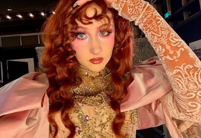 Chappell Roan se pronuncia sobre polêmica com filha de jogador do Flamengo