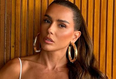 Deborah Secco ostenta barriga chapada após treino: "Ser constante"