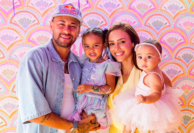 Filha de Neymar encanta ao se divertir com brinquedo raiz