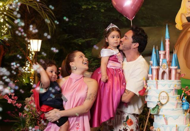 Viih Tube e Eliezer com os filhos