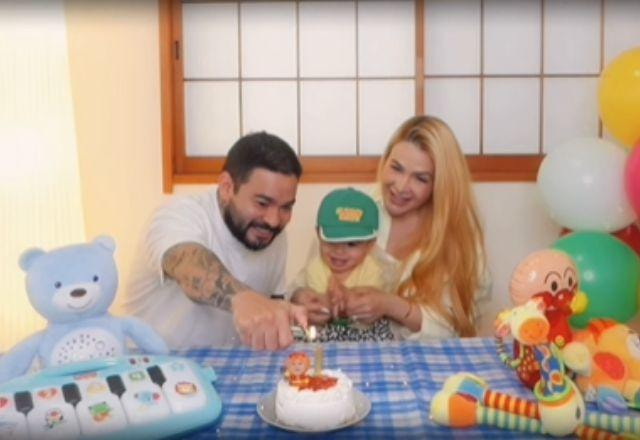 Yudi, Mila e Davi Yudi em print de vídeo.